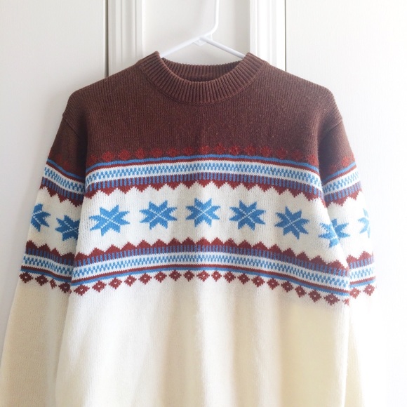 Maine Snowflake Vintage Sweater - Picture 2 of 4